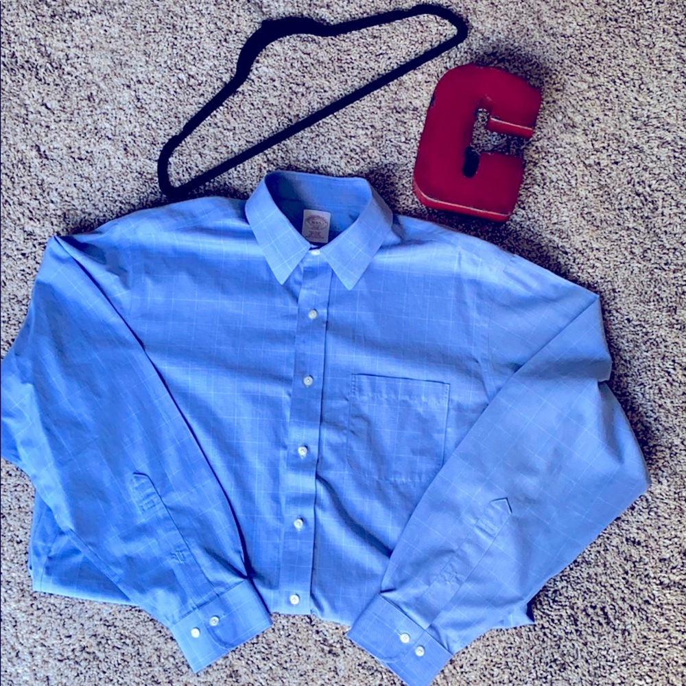 Brooks brothers Men’s light blue dress shirt